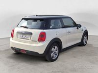 Usata Mini Cooper D 115 CV (84 kW) 2019 Beige Utilitaria