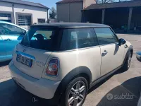 Usata Mini Cooper D 112 CV (82 kW) 2010 Bianco Utilitaria