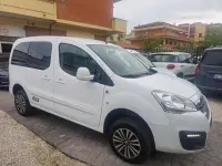 Gebraucht Peugeot Partner Active 99 PS (72 kW) 2019 Weiß Van / Kleinbus