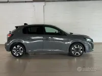 Usata Peugeot 208 Allure 101 CV (74 kW) 2025 Grigio Utilitaria