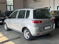 Usata Mazda 2 75 CV (55 kW) 2004 Argento Monovolume