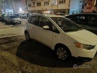 Usata Mitsubishi Colt 90 CV (66 kW) 2010 Bianco Utilitaria