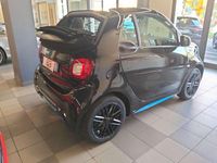 Usata Smart ForTwo Electric Drive Brabus 41 kW (56 CV) 2019 Nero Cabrio