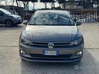 Begagnad VW Polo Highline 95 HK (69 kW) 2018 Grå Halvkombi