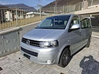 Usata VW Caravelle 140 CV (102 kW) 2011 Argento Furgone