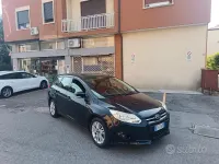 Usata Ford Focus 115 CV (84 kW) 2012 Nero Station wagon