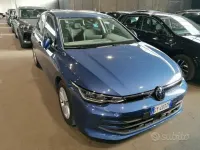 Usado VW Golf VIII 116 CV (85 kW) 2025 Azul Berlina