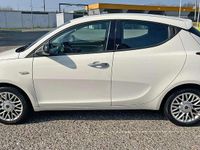 Usata Lancia Ypsilon Gold 69 CV (50 kW) 2014 Bianco Utilitaria