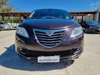 Usata Lancia Ypsilon Gold 69 CV (50 kW) 2012 Viola Utilitaria