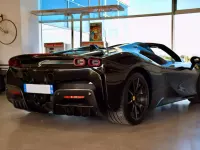 Usata Ferrari SF90 780 CV (573 kW) 2022 Nero Cabrio