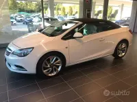 Usata Opel Cascada 170 CV (125 kW) 2016 Bianco Cabrio