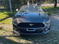 Usata Ford Mustang Convertible 317 CV (233 kW) 2015 Grigio Cabrio