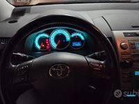 Usata Toyota Corolla Verso 241 CV (177 kW) 2007 Grigio Monovolume