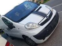 Usata Opel Vivaro 114 CV (83 kW) 2012 Bianco Monovolume