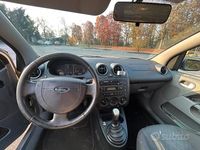 Usata Ford Fiesta 2003 Grigio Berlina