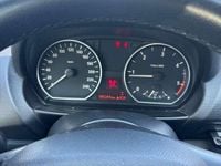 Usata BMW 118 143 CV (105 kW) 2010 Argento Utilitaria