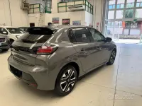 Usata Peugeot 208 Allure 101 CV (74 kW) 2025 Grigio metallizzato Utilitaria