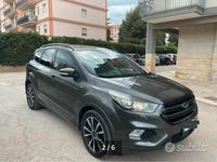 Usata Ford Kuga ST-Line 120 CV (88 kW) 2017 Grigio SUV