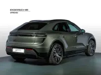 Usata Porsche Macan Turbo 144 kW (197 CV) 2024 Verde aventurine metallizzato SUV
