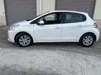 Usata Peugeot 208 Access 68 CV (50 kW) 2015 Bianco Utilitaria