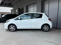 Usata Toyota Yaris Hybrid Active 75 CV (55 kW) 2016 Other Berlina