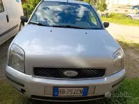 Usata Ford Fusion 101 CV (74 kW) 2003 Grigio Utilitaria