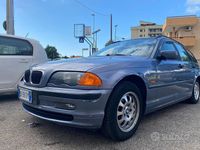 Usata BMW 320 Efficient Dynamics 136 CV (100 kW) 2001 Blu Station wagon