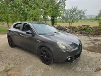Usata Alfa Romeo Giulietta 150 CV (110 kW) 2014 Grigio Utilitaria