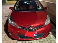 Usata Toyota Yaris 90 CV (66 kW) 2013 Rosso Utilitaria