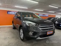 Usata Ford Kuga Titanium 120 CV (88 kW) 2017 Grigio SUV