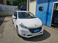 Usata Peugeot 208 Active 82 CV (60 kW) 2013 Bianco banquisa Utilitaria