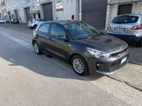 Usata Kia Rio Active 77 CV (56 kW) 2018 Argento Berlina