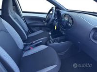 Nuova Toyota Aygo X Active 72 CV (52 kW) 2025 Multicolore(met.) SUV