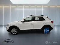 Usata VW T-Roc Life 110 CV (80 kW) 2023 Bianco SUV