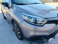 Usata Renault Captur 90 CV (66 kW) 2016 Grigio SUV