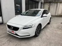 Usata Volvo V40 Business Edition 120 CV (88 kW) 2019 Bianco Berlina