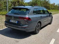 Usata VW Golf VIII Life 110 CV (80 kW) 2023 Grigio Station wagon