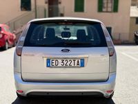 Begagnad Ford Focus 115 HK (84 kW) 2011 Grå Kombi