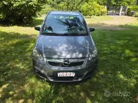 Usata Opel Zafira Cosmo 140 CV (102 kW) 2006 Grigio Monovolume