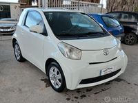 Usata Toyota iQ Sol 68 CV (50 kW) 2011 Bianco Utilitaria