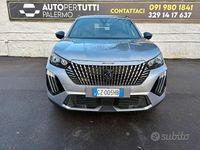 Usata Peugeot 2008 Allure 102 CV (75 kW) 2025 Grigio SUV