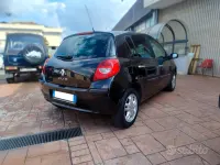 Usata Renault Clio LE 75 CV (55 kW) 2007 Nero Utilitaria