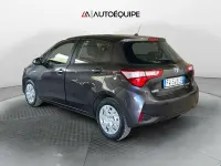 Usata Toyota Yaris Hybrid Active 101 CV (74 kW) 2019 Grigio Berlina