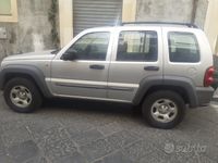 usata Jeep Cherokee 2.5 TD 5 porte Selec-Trac