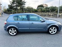 Usata Opel Astra 101 CV (74 kW) 2005 Grigio Berlina