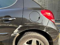 Usata Peugeot 207 70 CV (51 kW) 2012 Nero Utilitaria