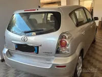 Usata Toyota Corolla Verso 116 CV (85 kW) 2004 Grigio Monovolume