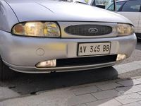 Usata Ford Fiesta 73 CV (53 kW) 1998 Grigio Utilitaria