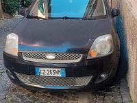 Usata Ford Fiesta 73 CV (53 kW) 2006 Nero Utilitaria