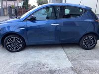 Usata Lancia Ypsilon Gold 69 CV (50 kW) 2021 Blu Utilitaria